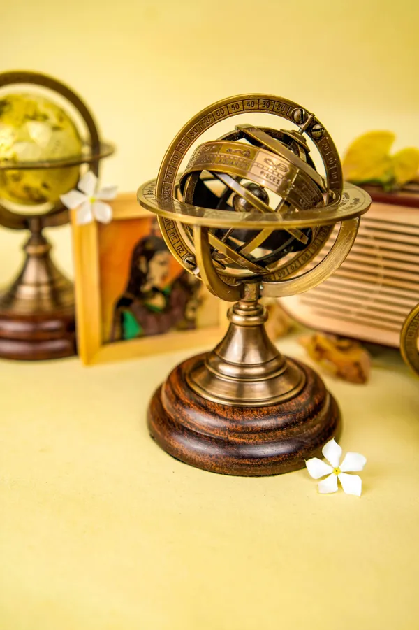 Astra_6.3_Classic_Armillary_Sphere_On_Wooden_Base